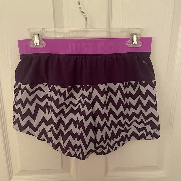 Nike Running Shorts - Picture 2 of 4